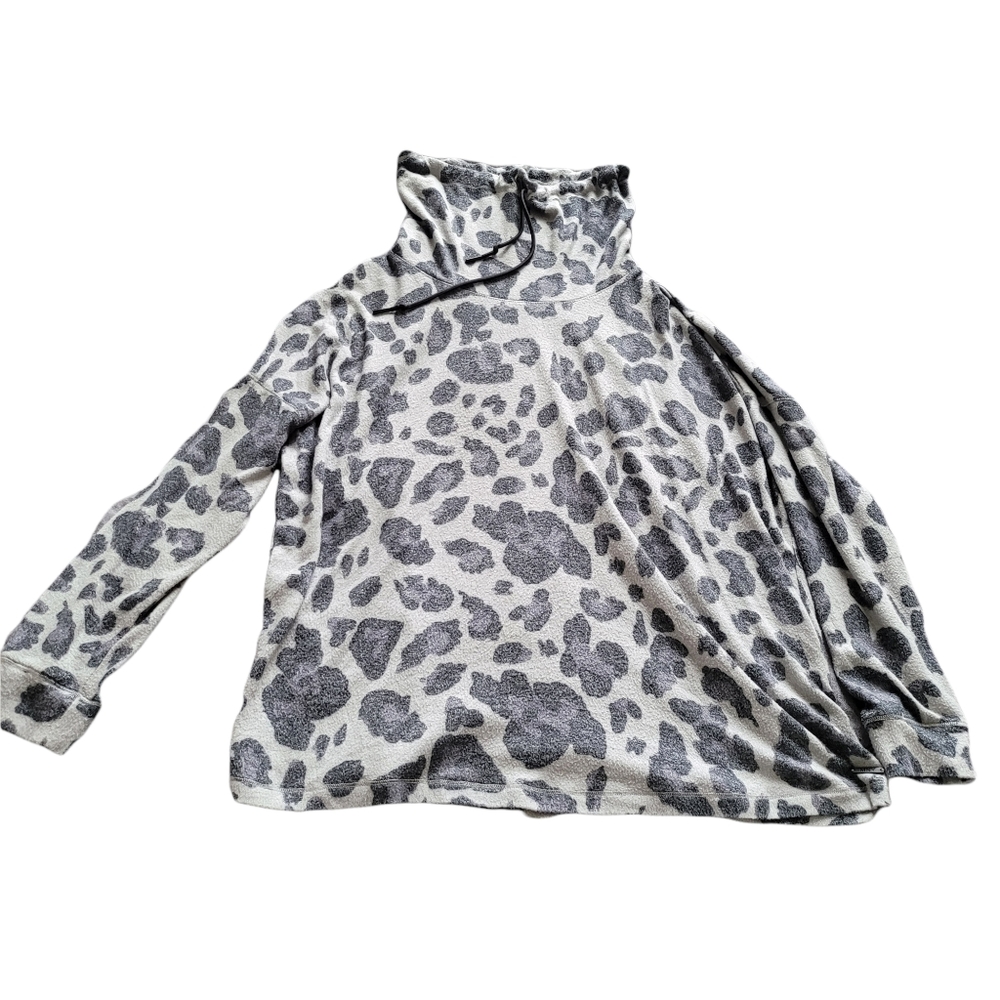 Cowl neck leopard sweater